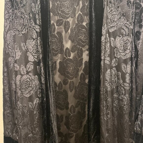 POI Women's Black Rose Mesh Wrap Size S/M Long - Picture 3 of 7